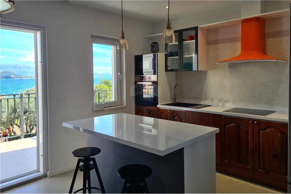 Apartment Capitano Слатине Экстерьер фото